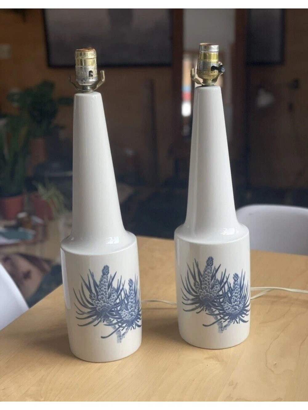 Fog & Morup Royal Copenhagen Decorated Blue Cone Flower White Base Lamps Set 2